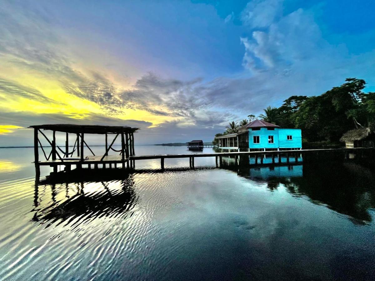 Dolphin Blue Paradise Bocas del Toro Esterno foto